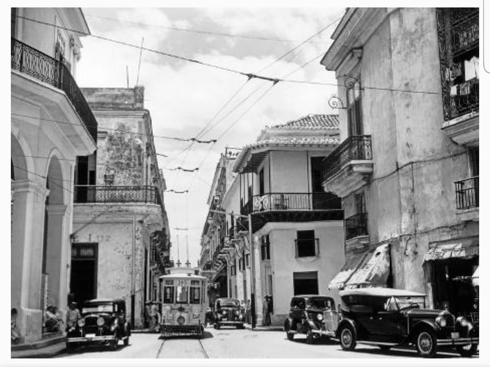 1921. Nace en La Habana, Cuba